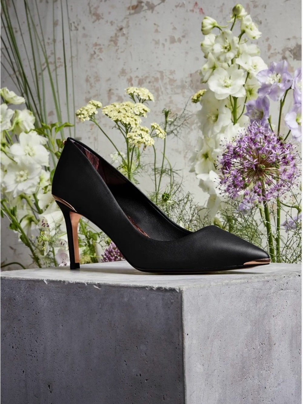 Ted Baker Wishiri Black Leather Pointed-Toe Pump Rose Gold Accents Sz 6.5